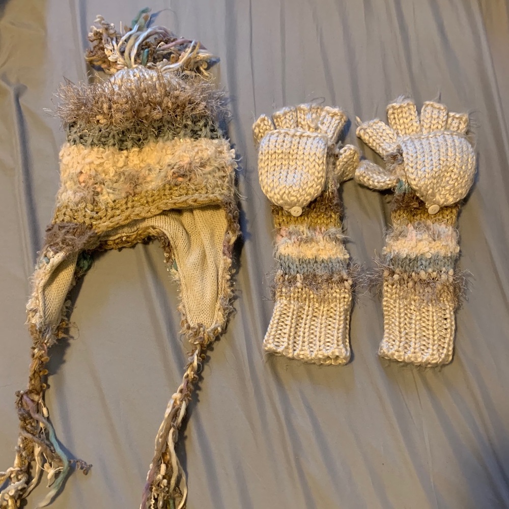Winter hat & gloves